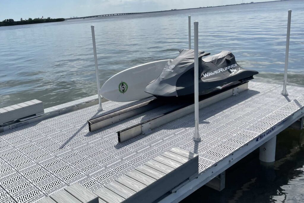platform-boat-lift-2 Boat Lift Image